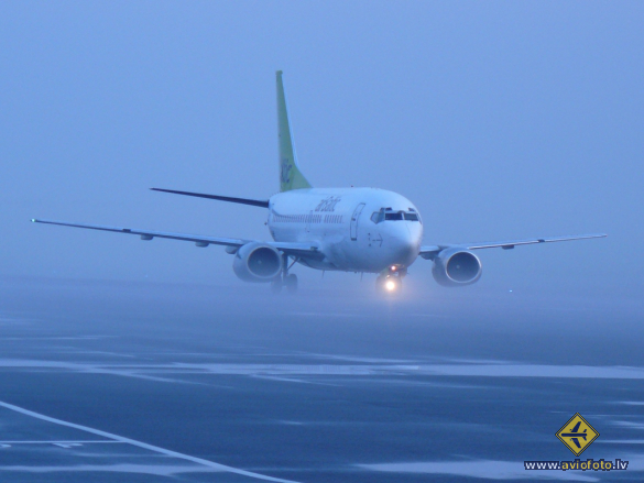 Boeing 737-522
